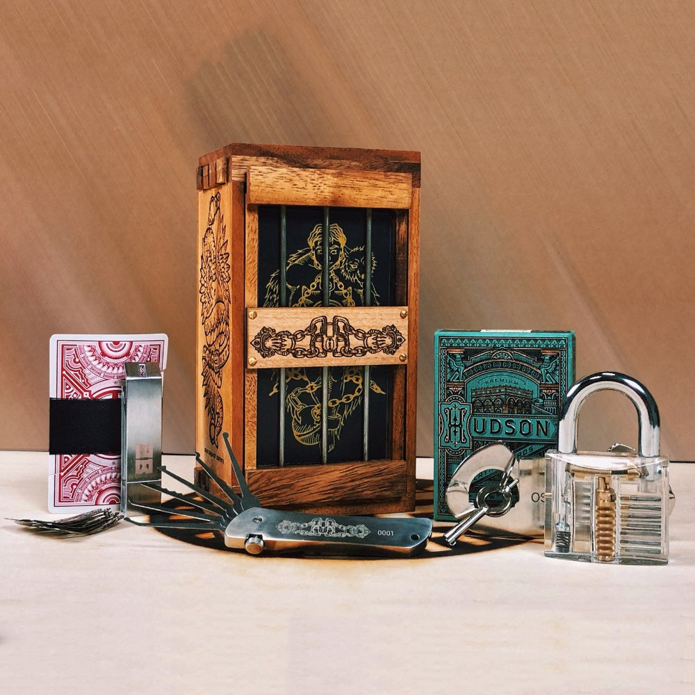 Houdini's Cell – Scam Stuff